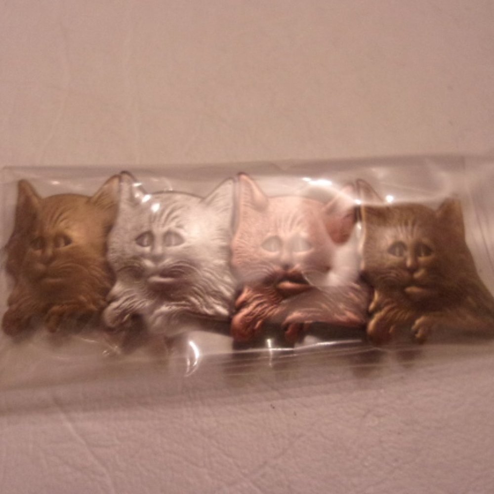 NWT CAT HAIR CLIP. TUB1-6